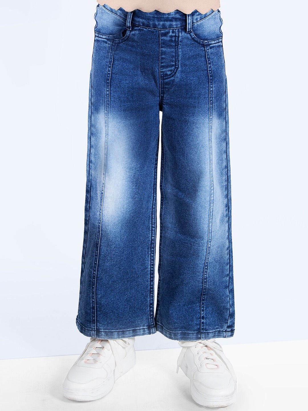 

Naughty Ninos Girls Cotton Heavy Fade Clean Look Acid Wash Mid-Rise Flared Cropped Jeans, Blue