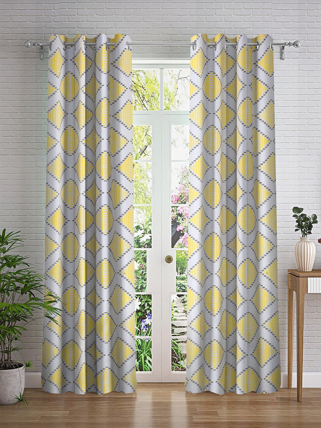 

Cortina Yellow & White 2 Pieces Geometric Printed Door Curtain