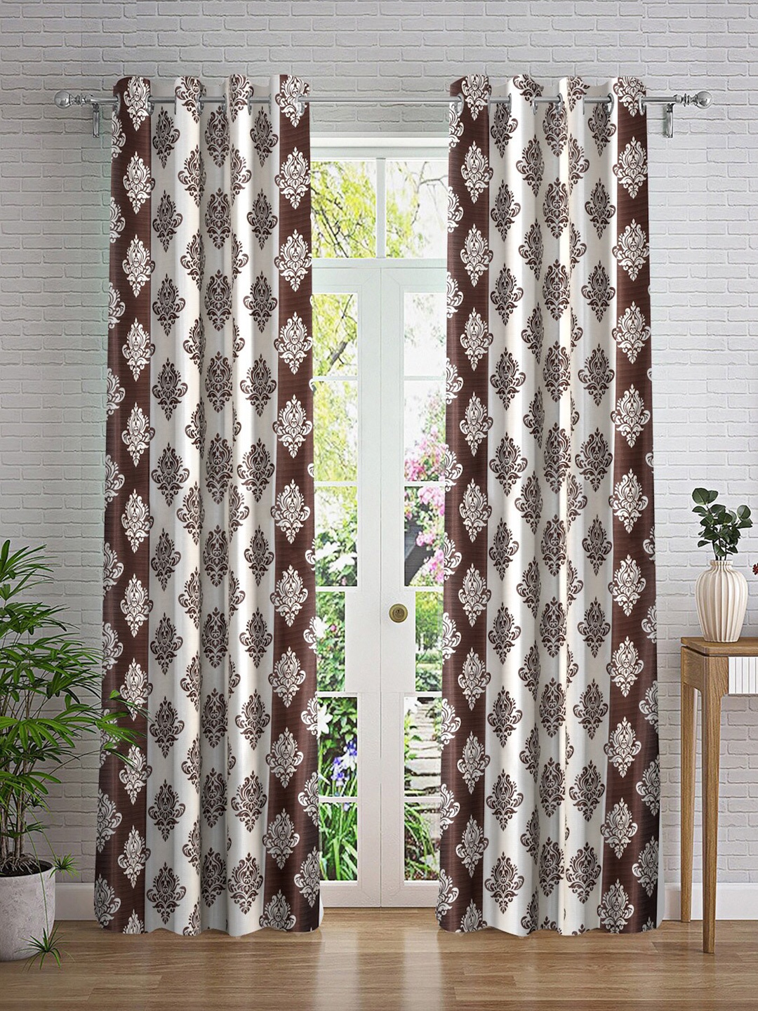 

Cortina White & Maroon 2 Pieces Ethnic Motifs Printed Long Door Curtains