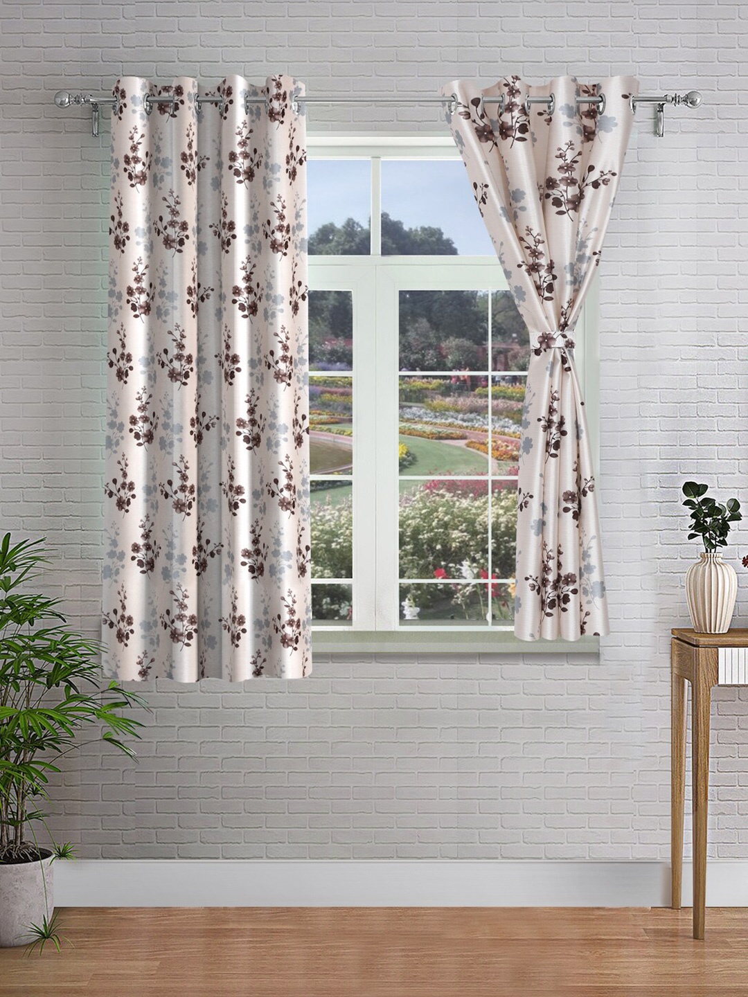 

Cortina White & Maroon 2 Pieces Floral Printed Window Curtain