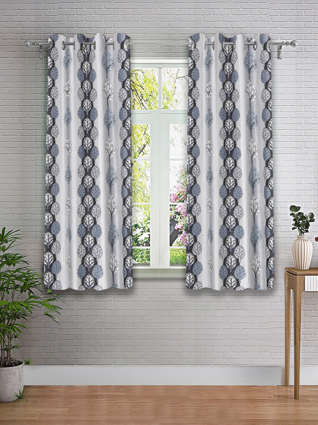 

Cortina White & Black 2 Pieces Floral Window Curtain