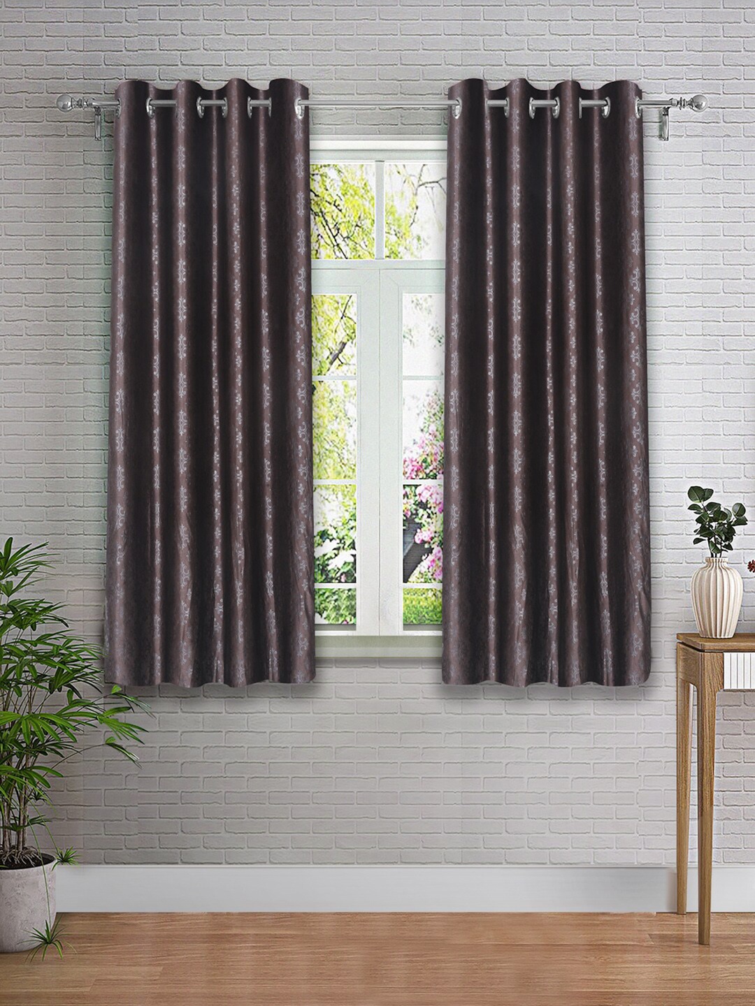 

Cortina Brown & Grey 2 Pieces Ethnic Motifs Printed Window Curtain