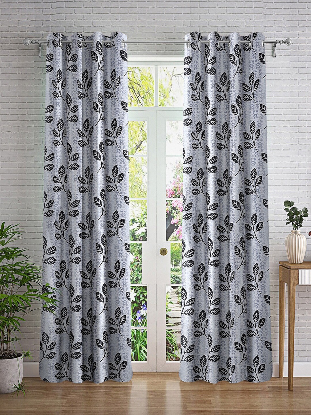

Cortina Grey & Black 2 Pieces Floral Printed Door Curtain
