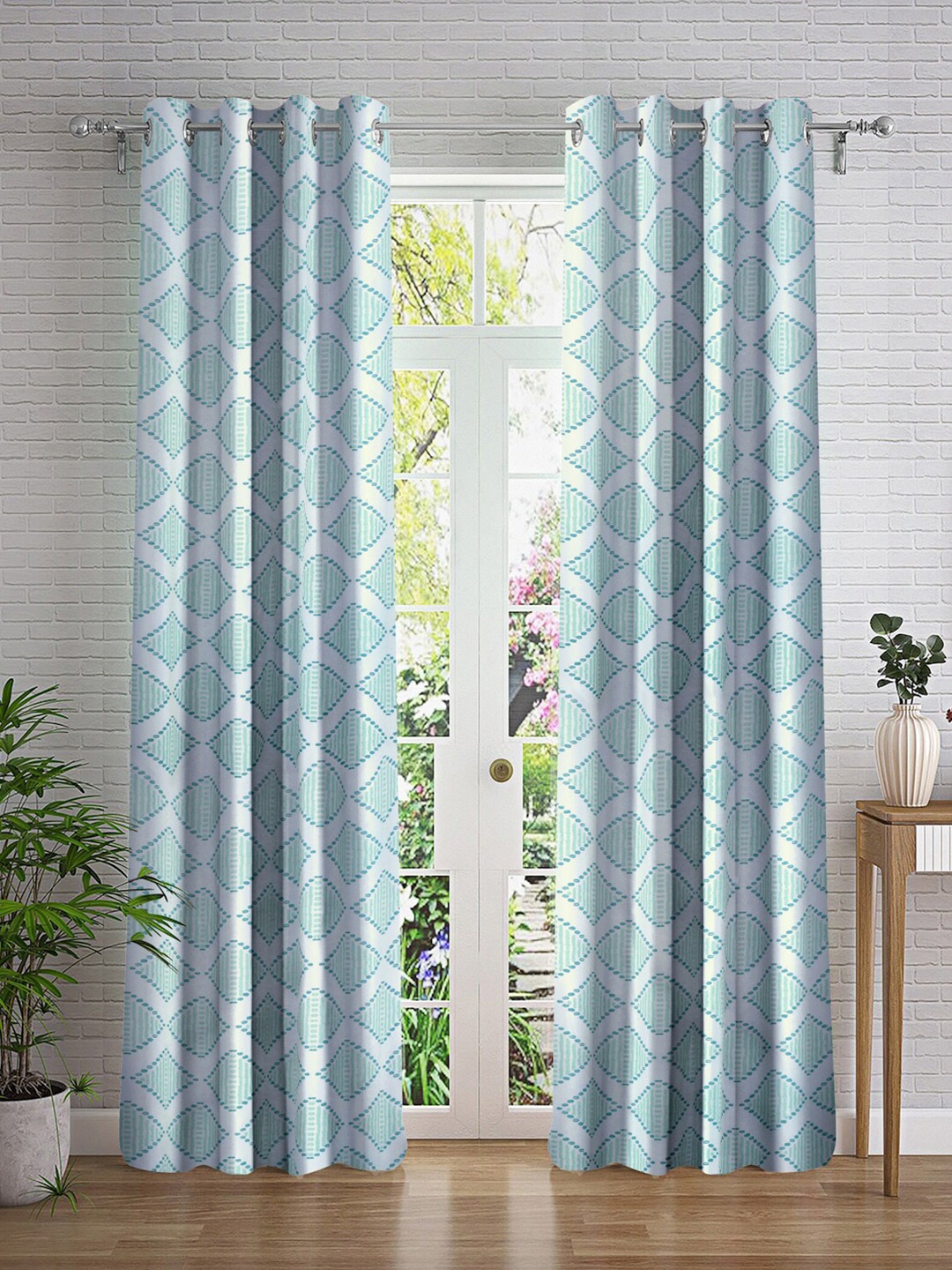

Cortina White & Blue 2 Pieces Geometric Printed Long Door Curtains