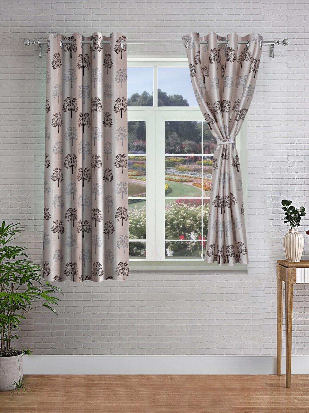 

Cortina Beige & Brown 2 Pieces Floral Printed Window Curtain