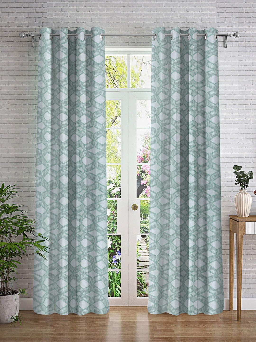 

Cortina White & Green 2 Pieces Geometric Sheer Door Curtain