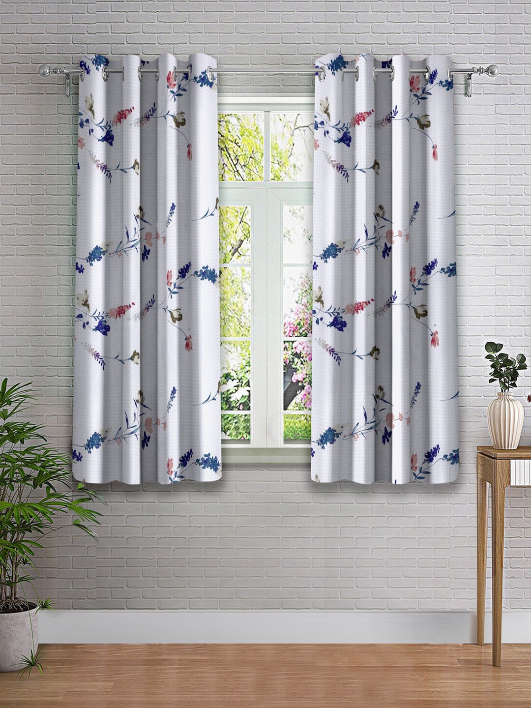 

Cortina White & Red 2 Pieces Floral Printed Window Curtain