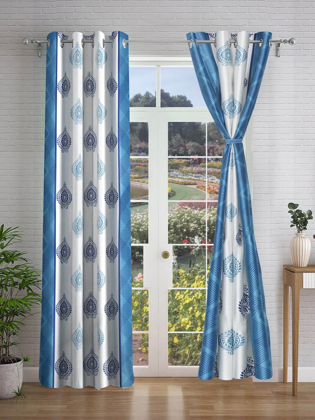 

Cortina White & Blue 2 Pieces Ethnic Motifs Printed Long Door Curtains