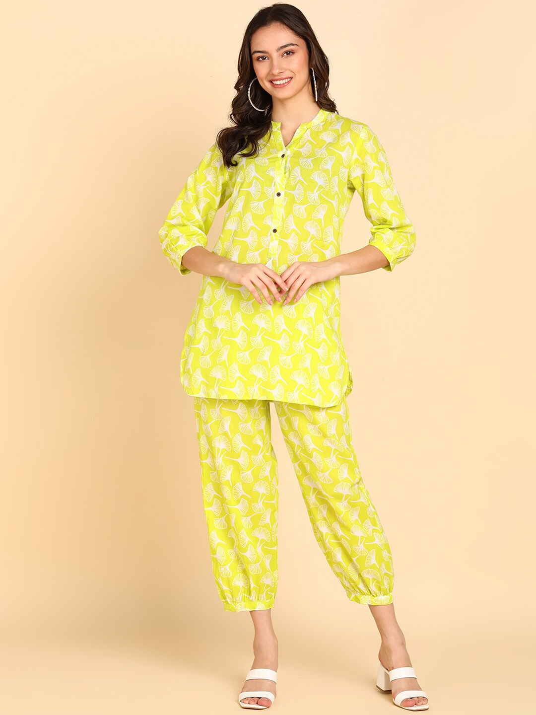 

BLOCKS OF INDIA Floral Printed Pure Cotton Tunic & Trousers, Lime green
