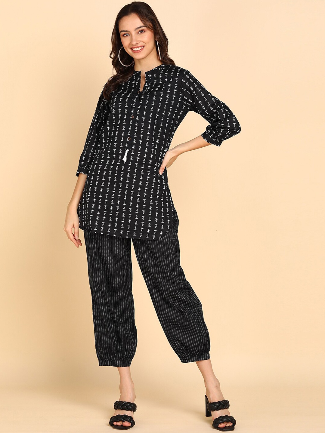 

BLOCKS OF INDIA Ethnic Motifs Printed Pure Cotton Tunic & Trousers, Black