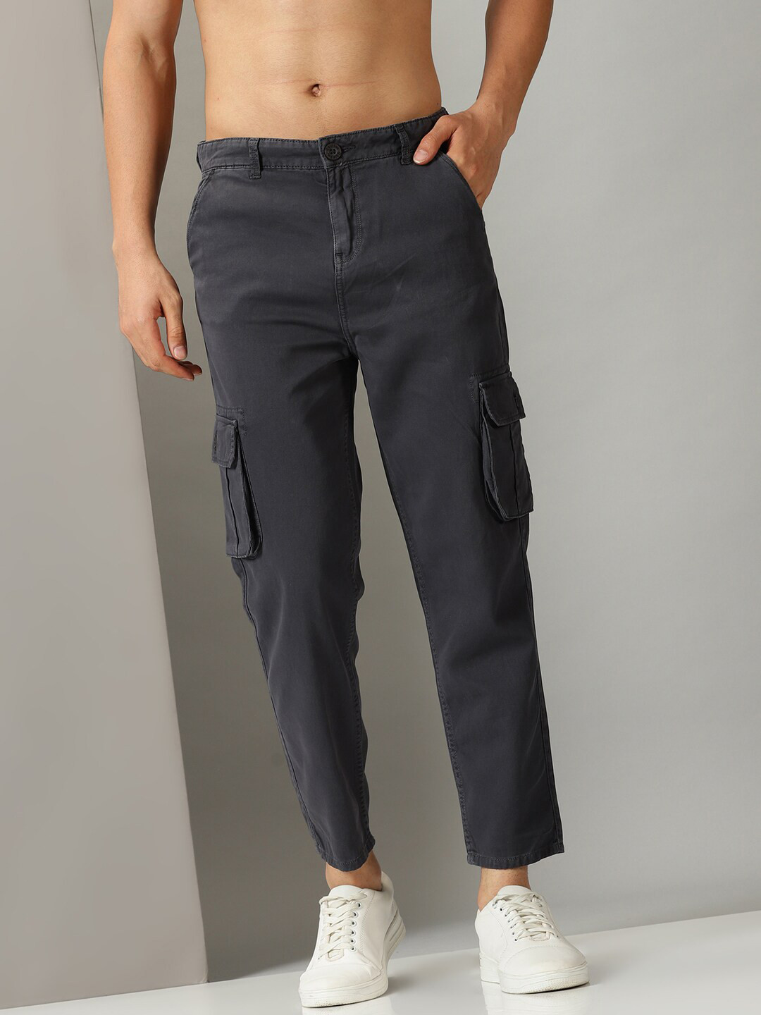 

Old Grey Men Relaxed Mid-Rise Loose Fit Cargos Trousers