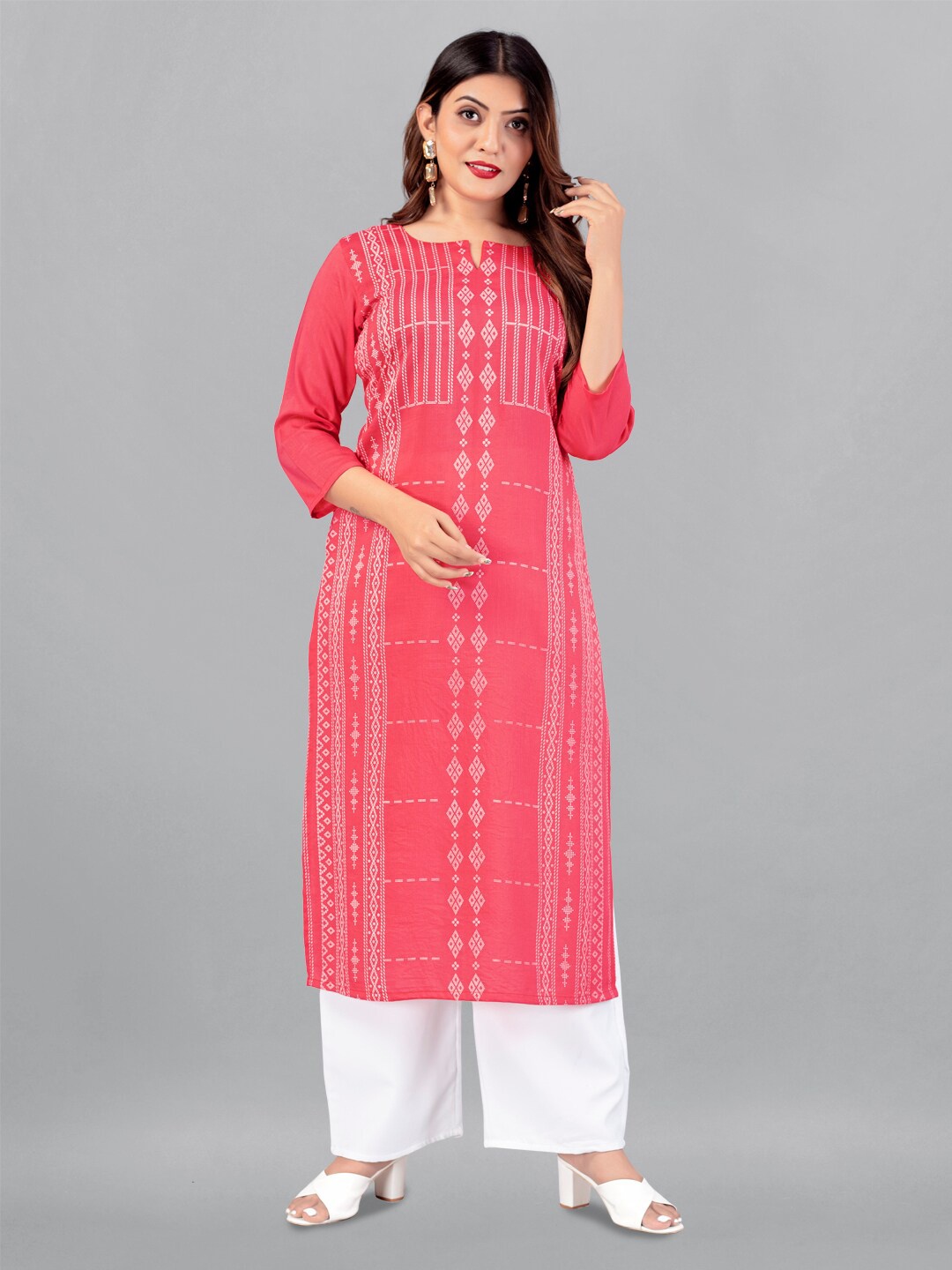 

FASHION DREAM Women Peach-Coloured Geometric Printed Kurta