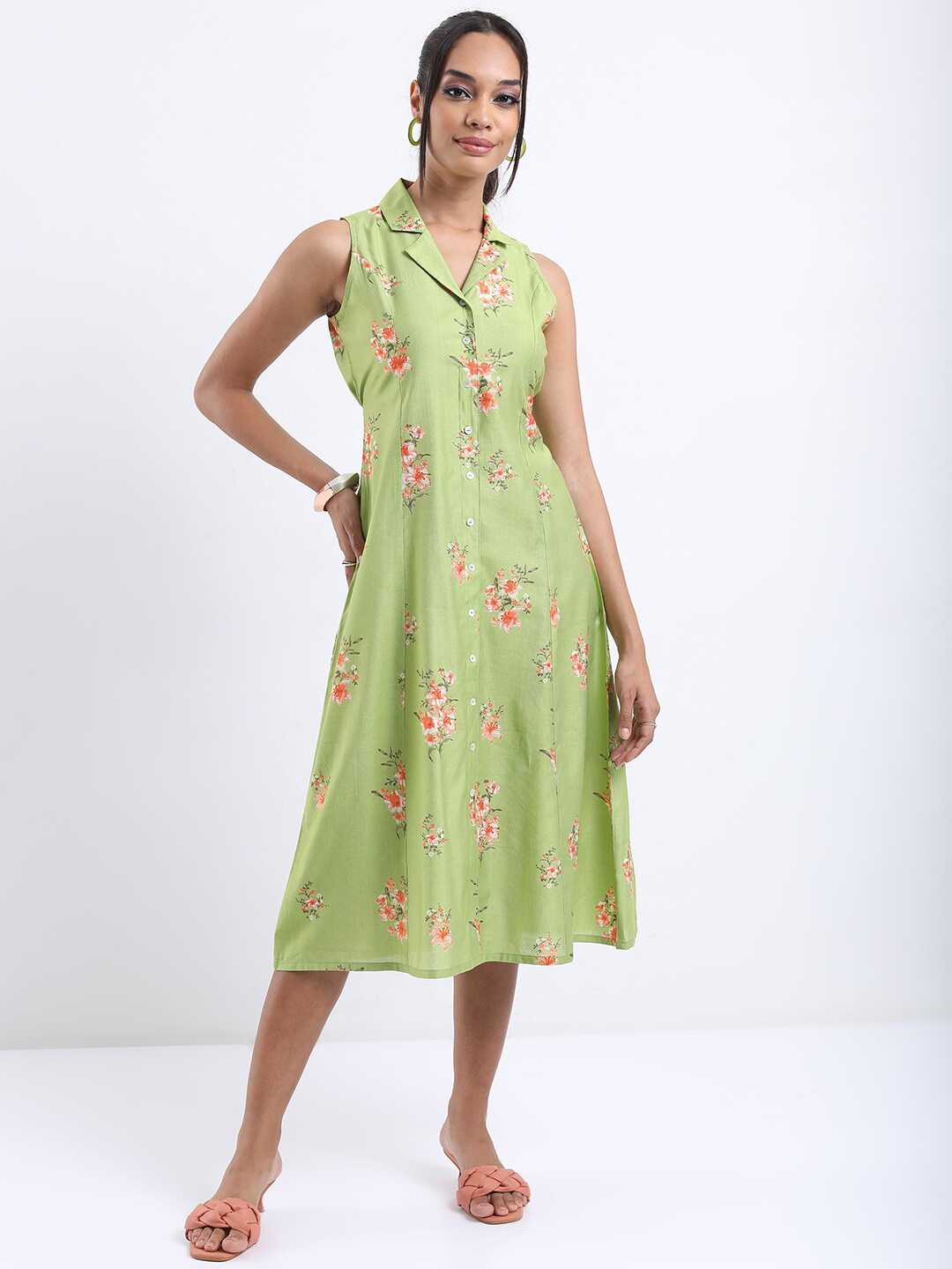 

Vishudh Spread Collar Floral Printed Tie Up A-Line Midi Dress, Green