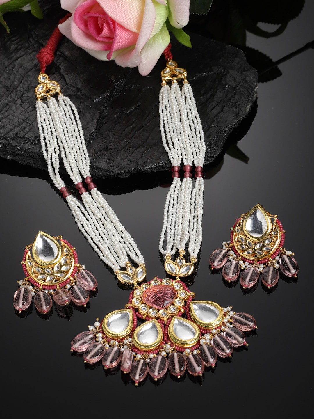 

DUGRISTYLE Gold-Plated Kundan Studded & Beaded Jewellery Set