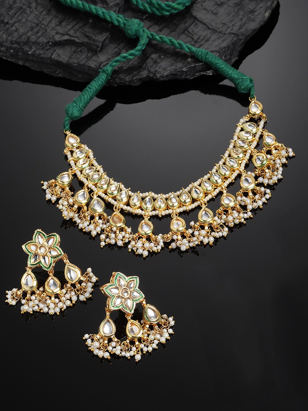 

DUGRISTYLE Gold-Plated Kundan-Studded & Beaded Jewellery Set