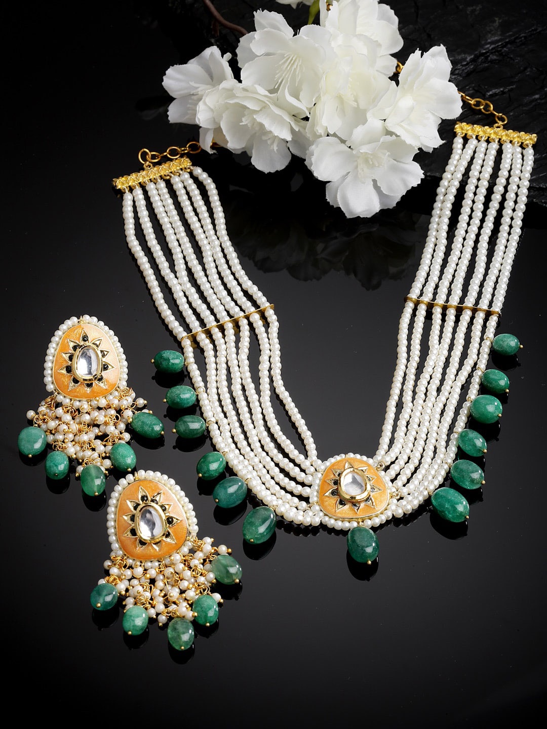 

DUGRISTYLE Gold-Plated Kundan Studded & Beaded Jewellery Set