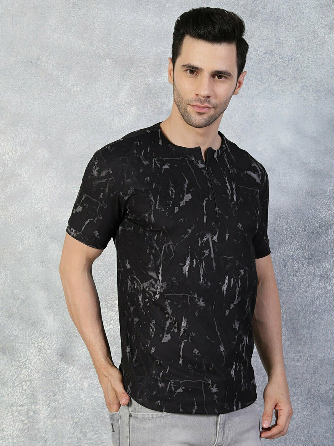 

TheBlackLover Abstract Printed Round Neck Short Sleeves T-shirt, Black