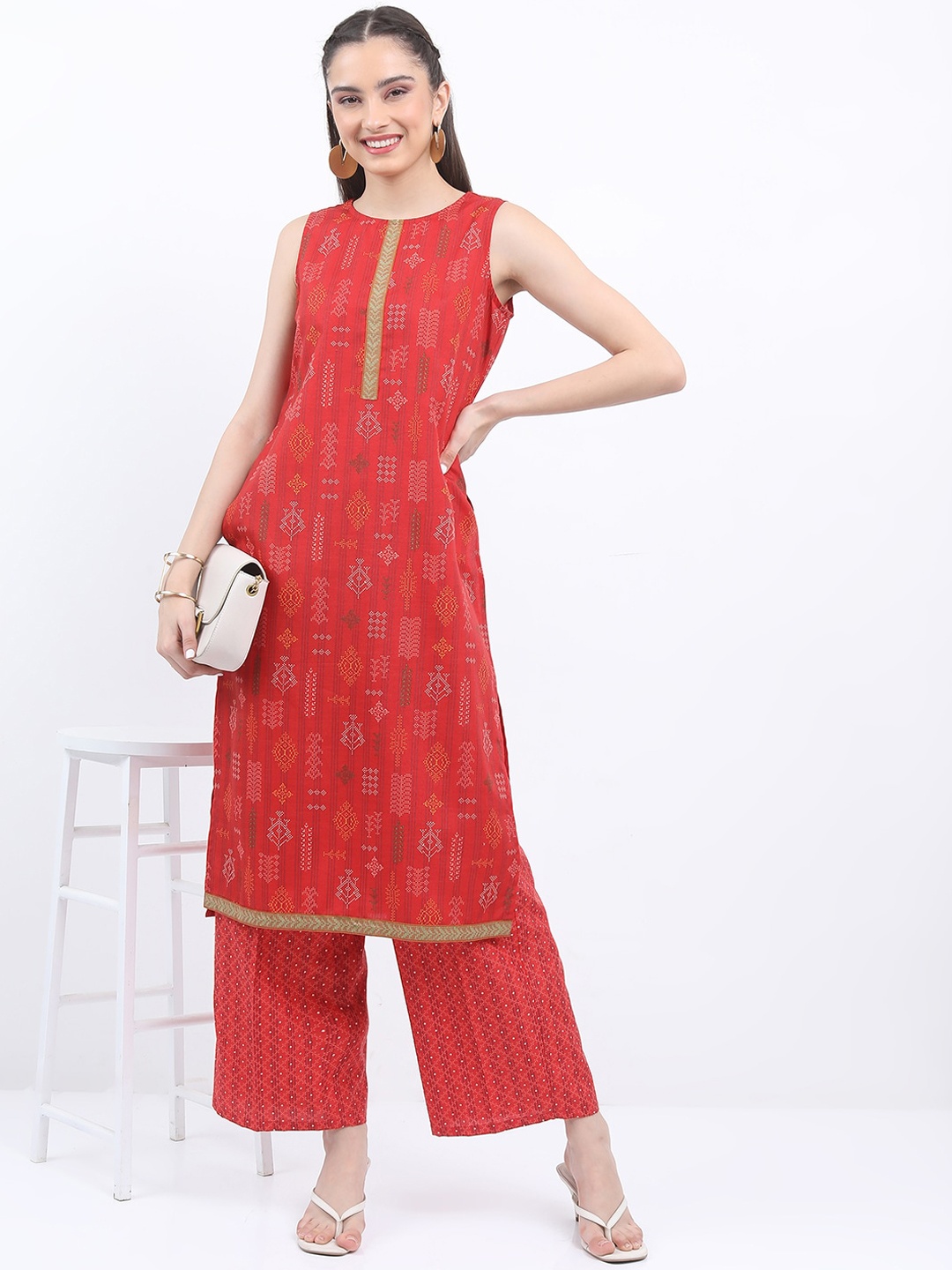 

Vishudh Ethnic Motifs Printed Regular Kurta with Palazzos, Rust