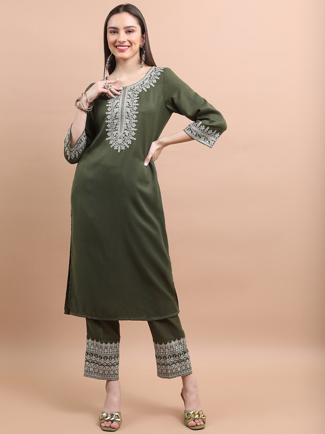

Vishudh Ethnic Motifs Yoke Design Regular Kurta With Palazzos, Olive