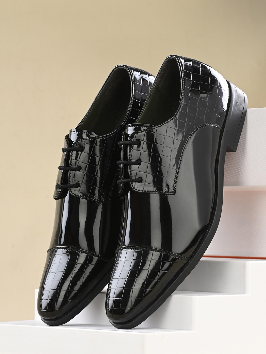 

San Frissco Men Leather Formal Oxfords, Black
