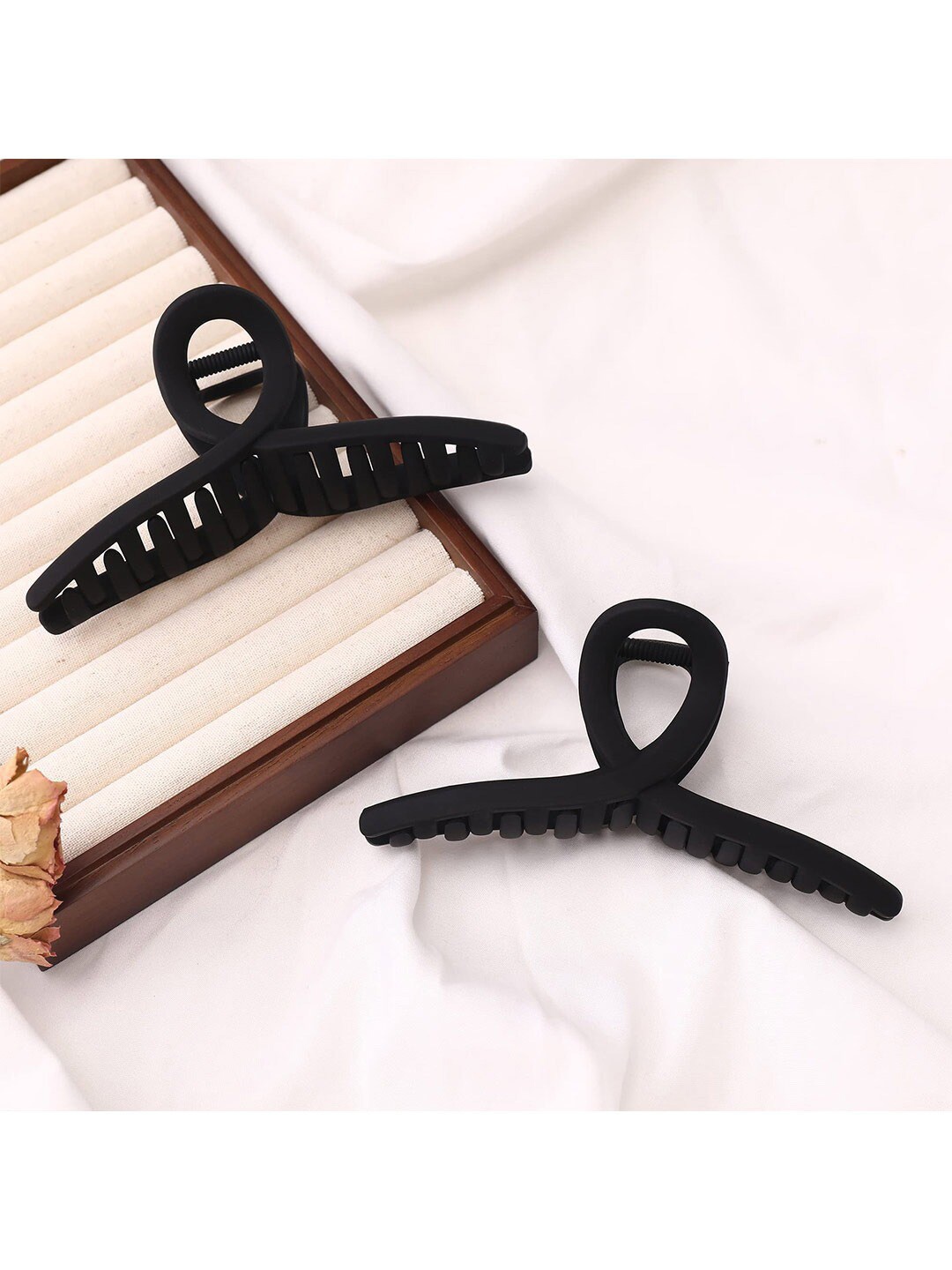 

VAGHBHATT Women Set Of 2 Claw Clips, Black