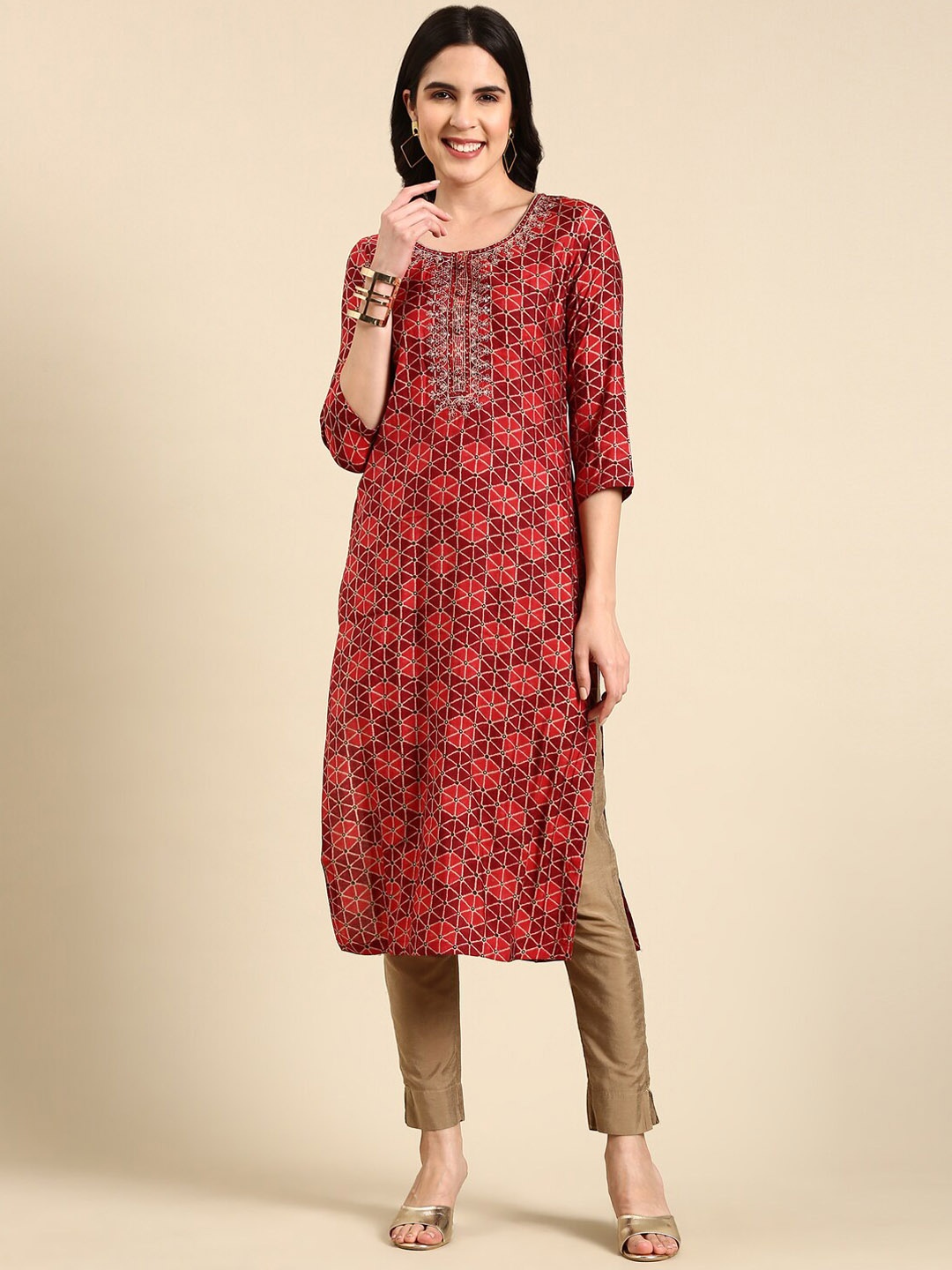 

SHOWOFF Geometric Printed Thread Work Chanderi Silk Kurta, Maroon