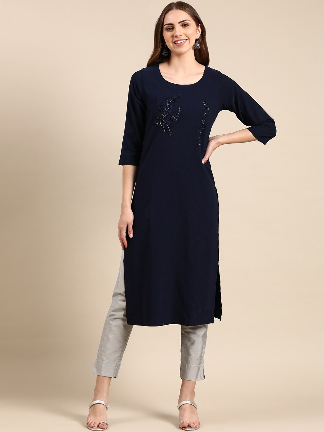 

SHOWOFF Floral Embroidered Thread Work Indigo Kurta, Navy blue