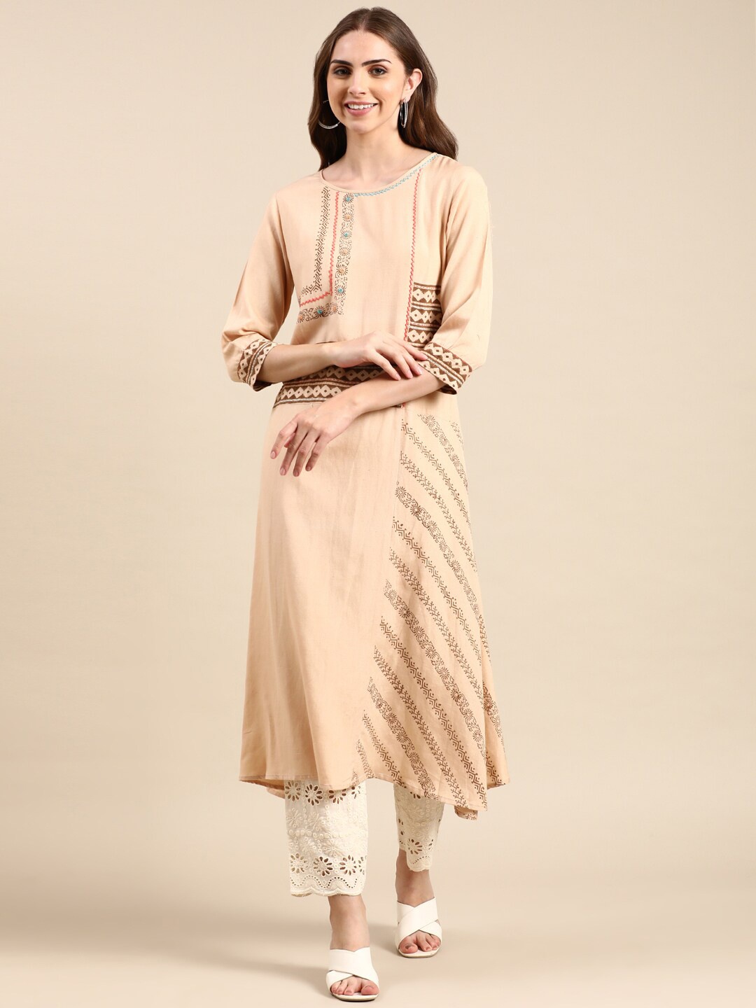 

SHOWOFF Ethnic Motifs Printed Block Print Kurta, Beige