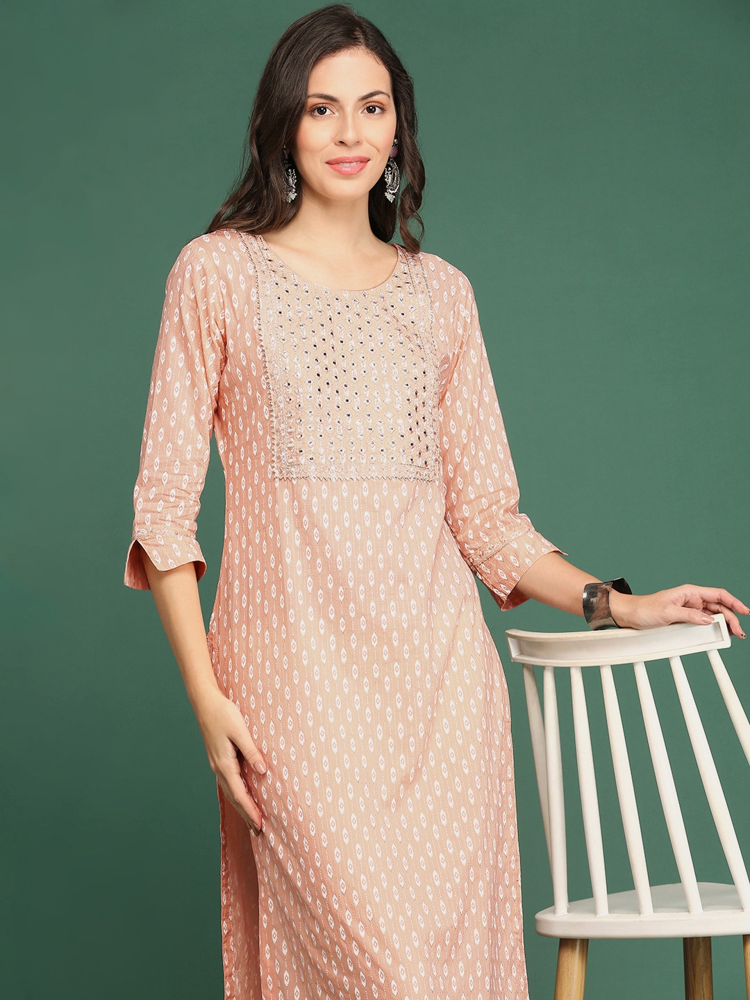 

SHOWOFF Geometric Printed Mirror Work Straight Kurta, Peach