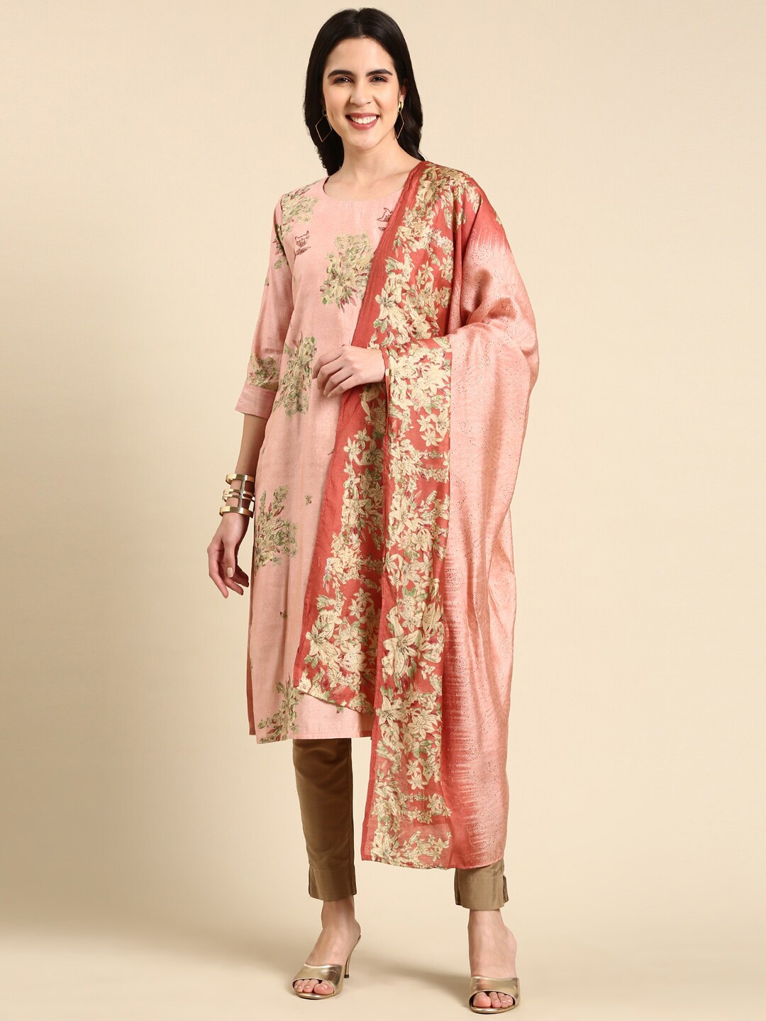 

SHOWOFF Floral Printed Beads & Stones Kurta with Dupatta, Pink