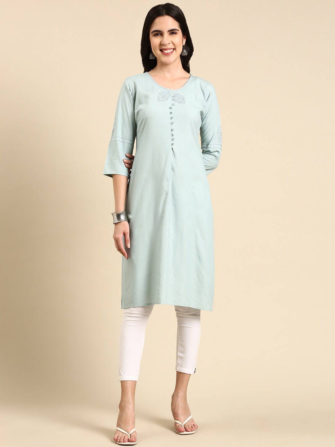 

SHOWOFF Floral Embroidered Straight Kurta, Sea green