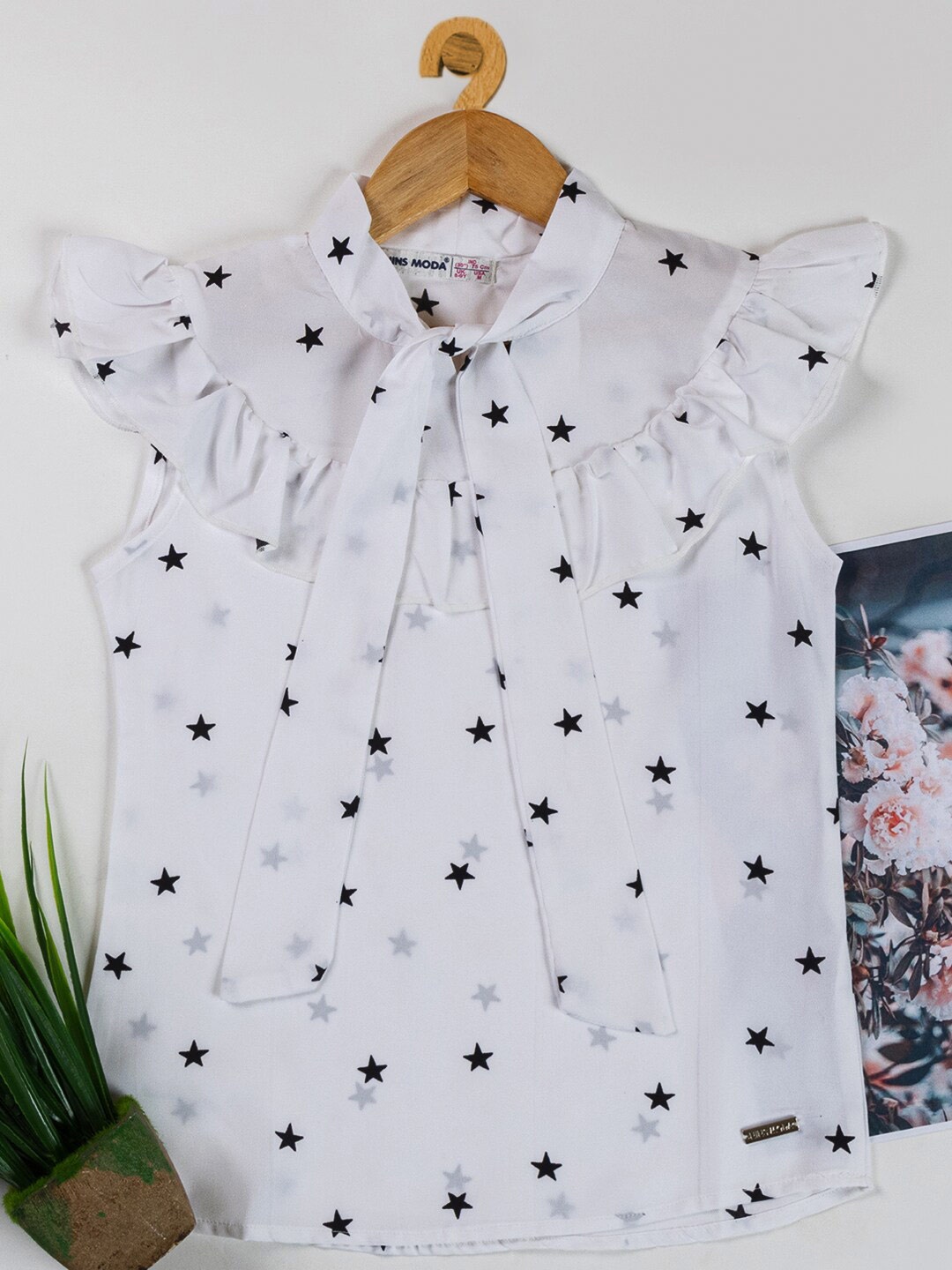 

Nins Moda Girls Star Printed Tie-Up Neck Puff Sleeve Crepe Top, White