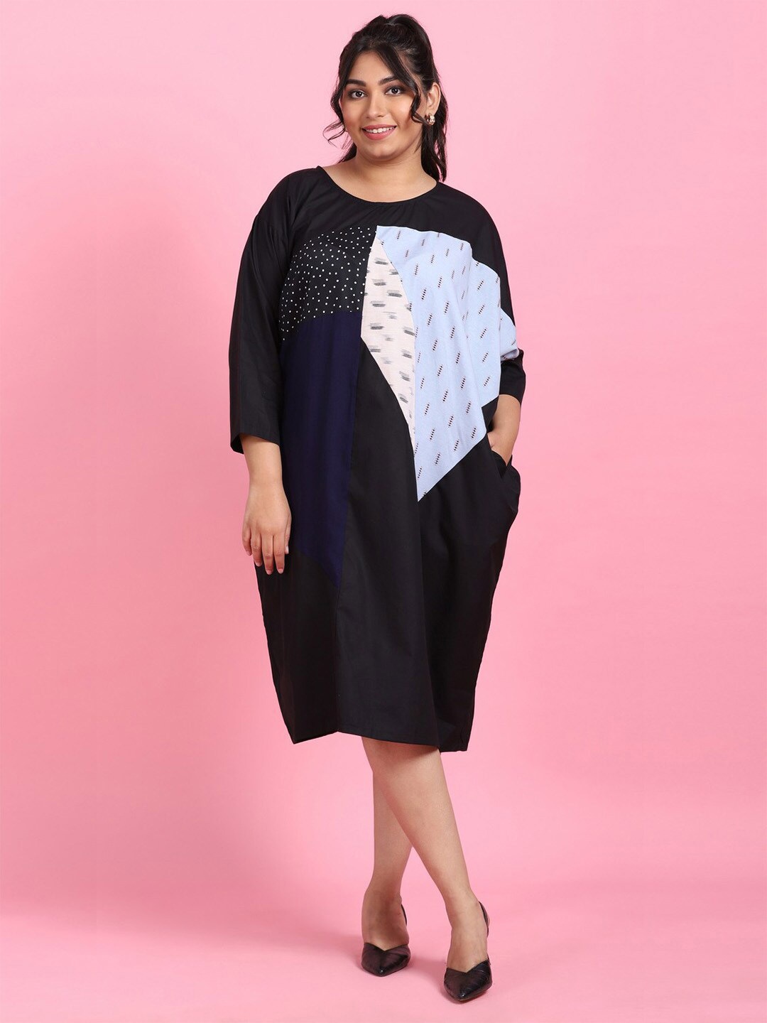 

LastInch Round Neck Self Design Cotton Sheath Dress, Black