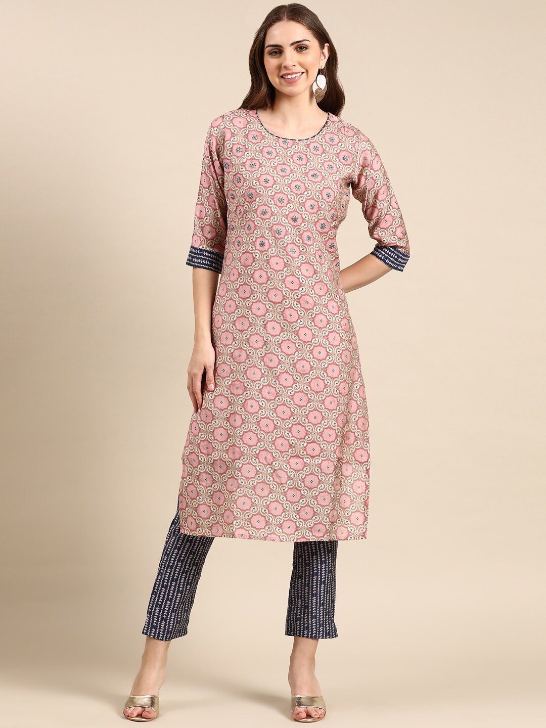 

SHOWOFF Ethnic Motifs Printed Zari Kurta with Trousers, Pink