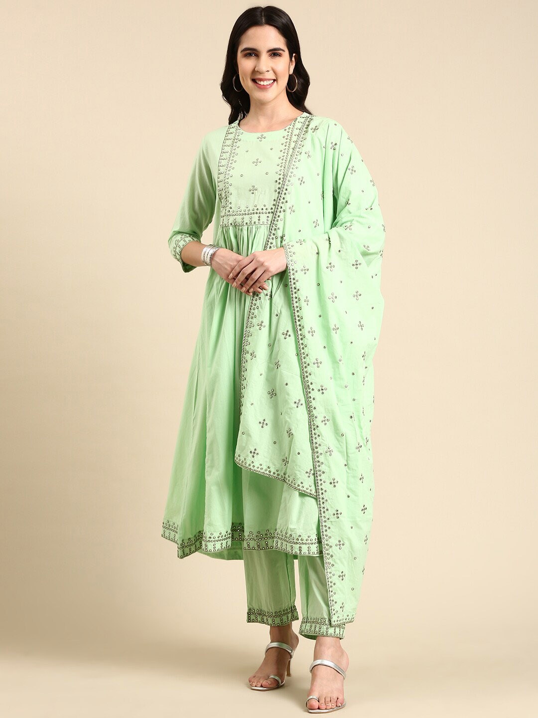 

SHOWOFF Yoke Design Regular Mirror Work Kurta with Trousers & With Dupatta, Green