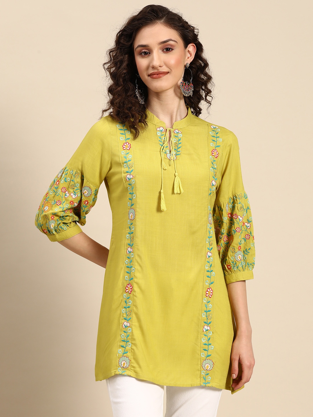 

INDYES Floral Embroidered Thread Work Kurti, Green