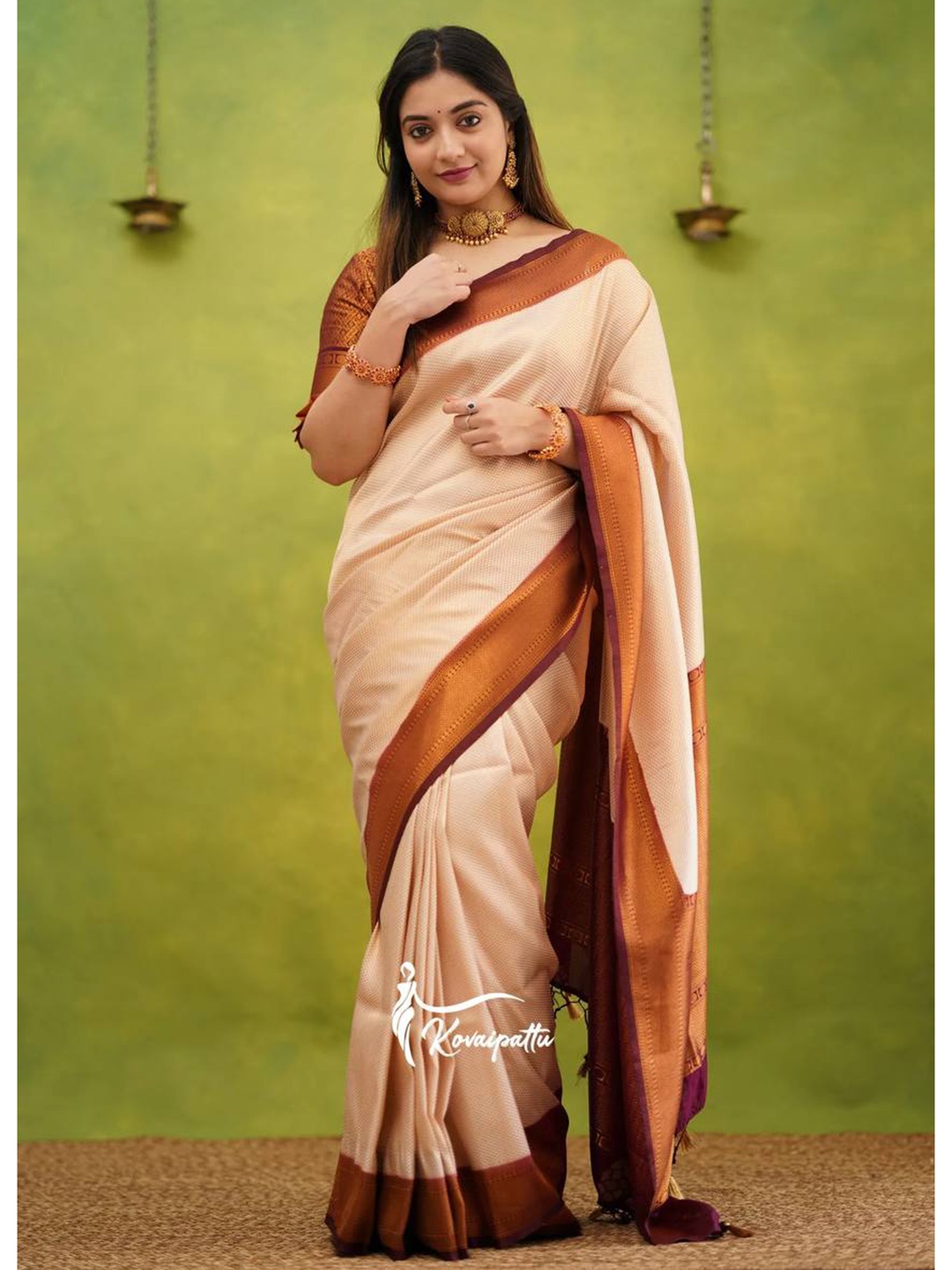 

TIEXA Woven Design Zari Pure Silk Banarasi Saree, Cream