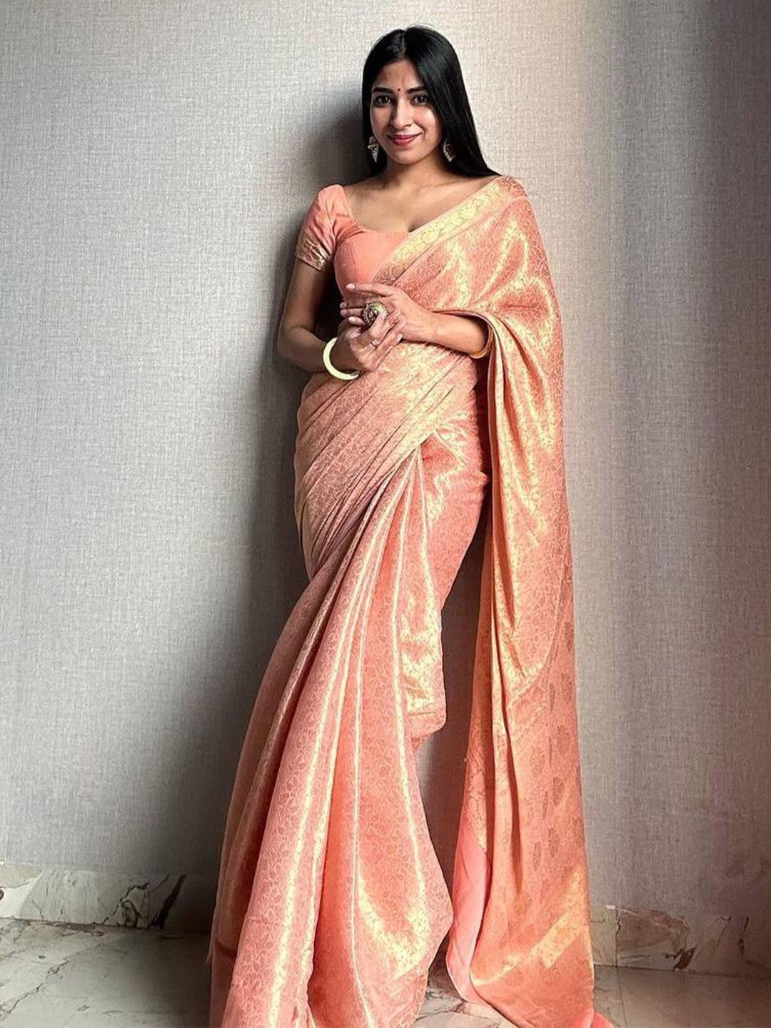 

TIEXA Floral Pure Silk Banarasi Zari Saree, Peach