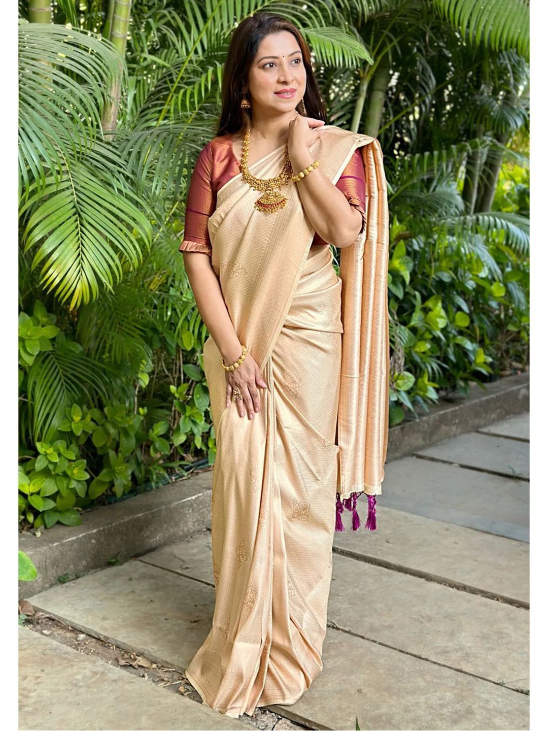 

TIEXA Woven Design Zari Pure Silk Banarasi Saree, Off white