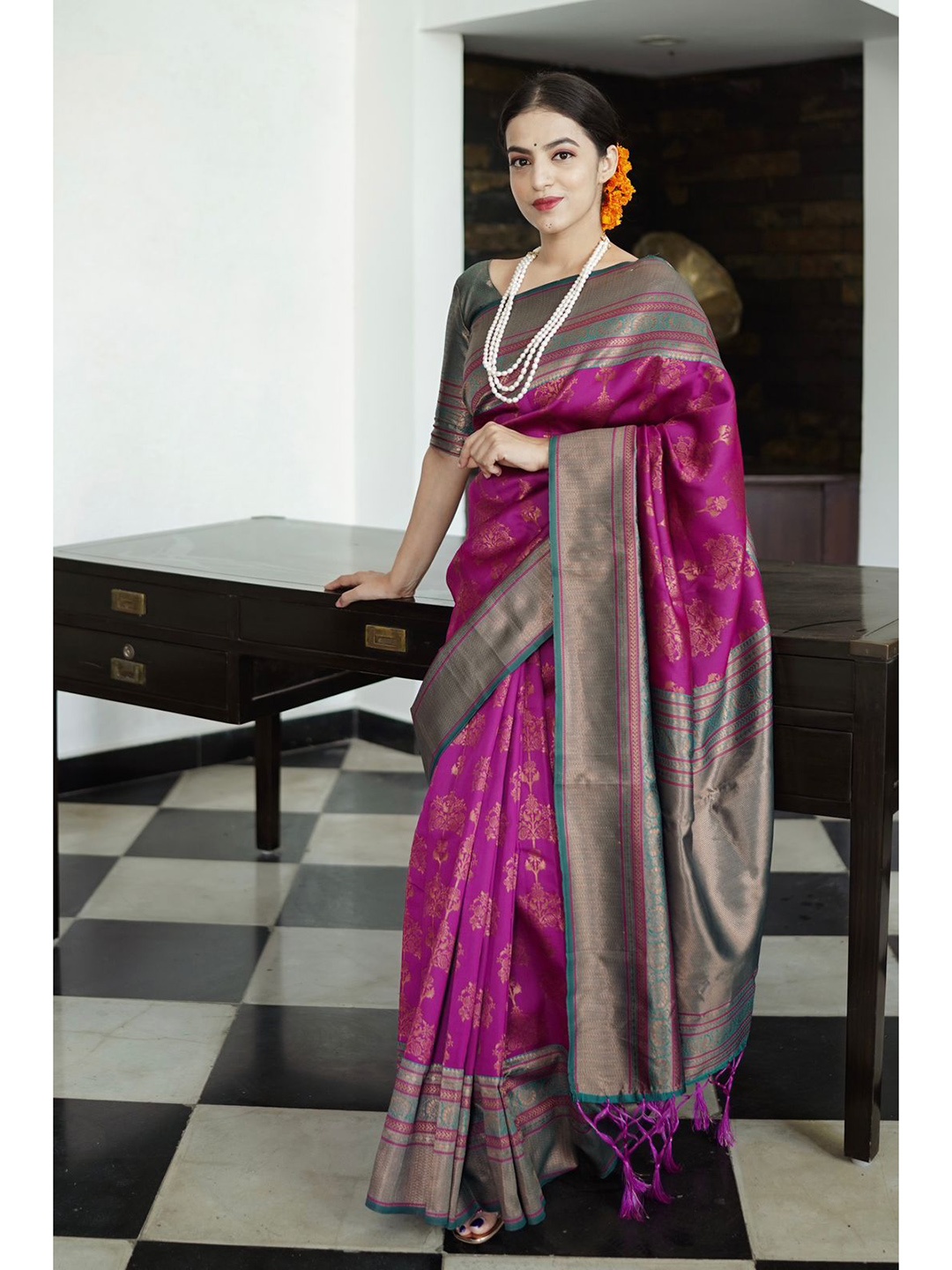 

TIEXA Woven Design Zari Pure Silk Banarasi Saree, Purple
