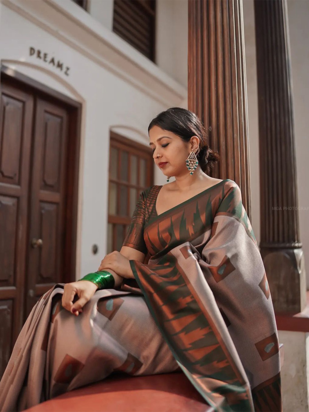 

TIEXA Ethnic Woven Design Zari Pure Silk Banarasi Saree, Green