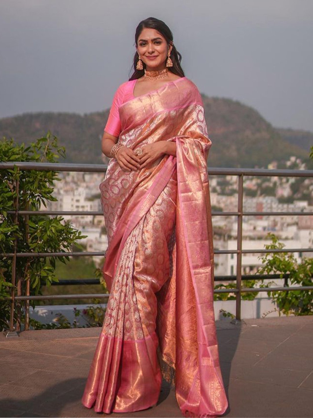 

TIEXA Ethnic Woven Design Zari Pure Silk Banarasi Saree, Pink