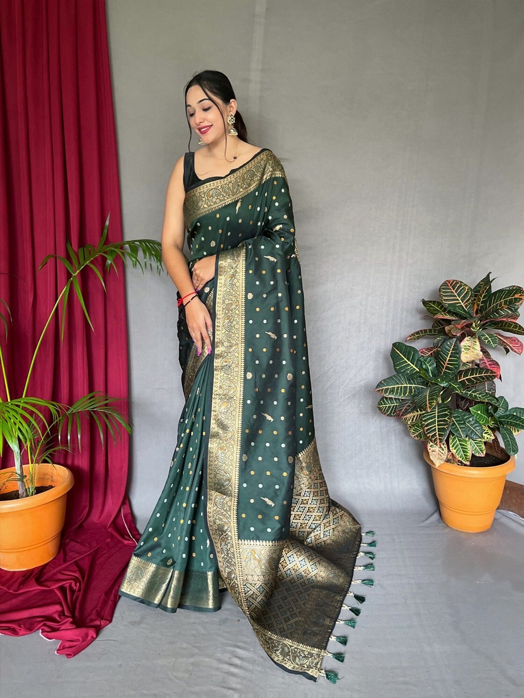 

Mitera Ethnic Motif Pure Silk Banarasi Zari Saree With Tassel, Green