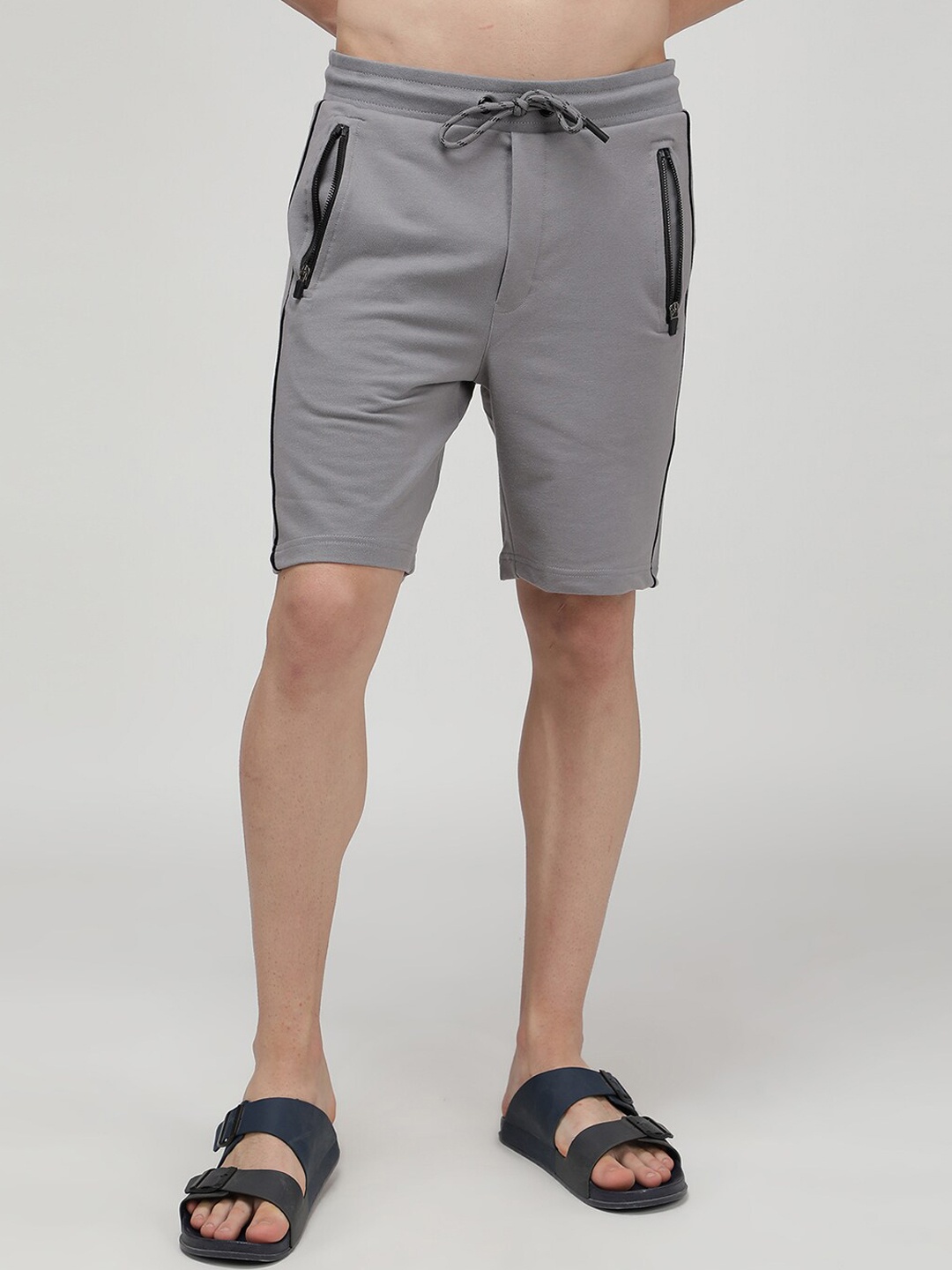 

SPORTO Men Mid-Rise Cotton Outdoor Regular Shorts, Silver
