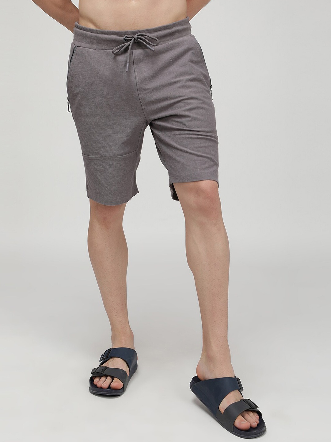 SPORTO Men Mid-Rise Cotton Shorts With Zipper Pockets, Charcoal