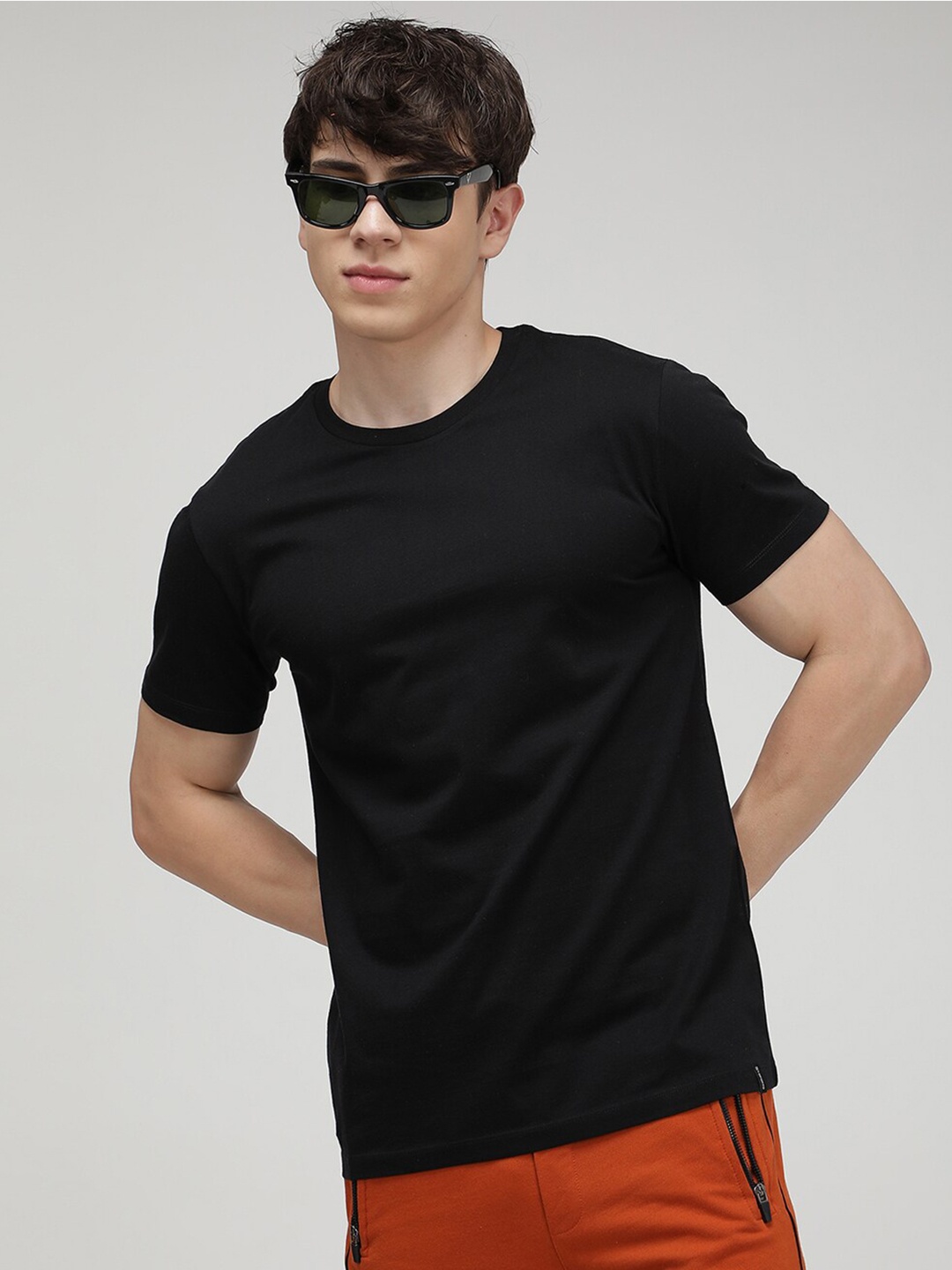 

SPORTO Round Neck Super Soft Everfresh Breathable Cotton T-shirt, Black