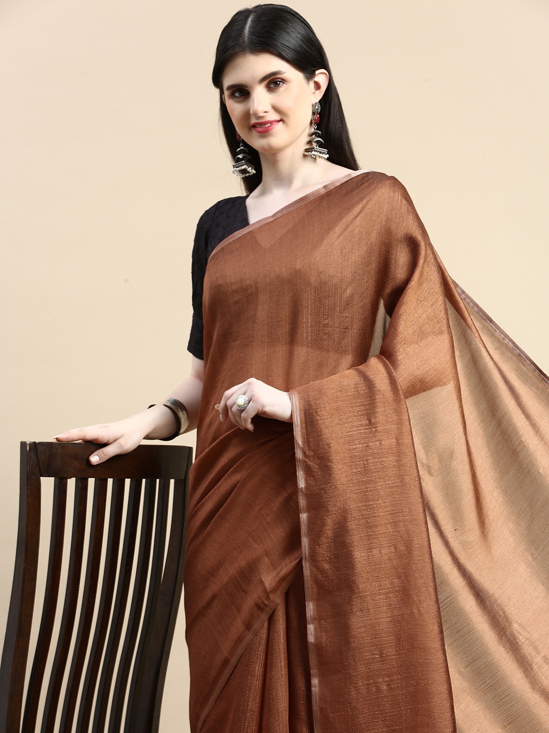 

LOOKNBOOK ART Solid Silk Blend Saree, Brown