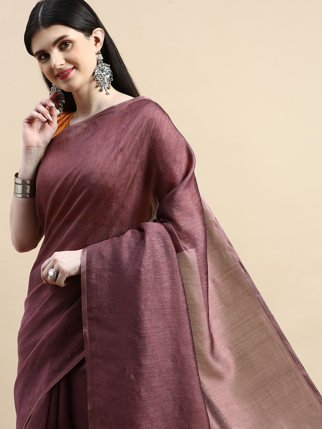 

LOOKNBOOK ART Solid Silk Blend Saree, Lavender