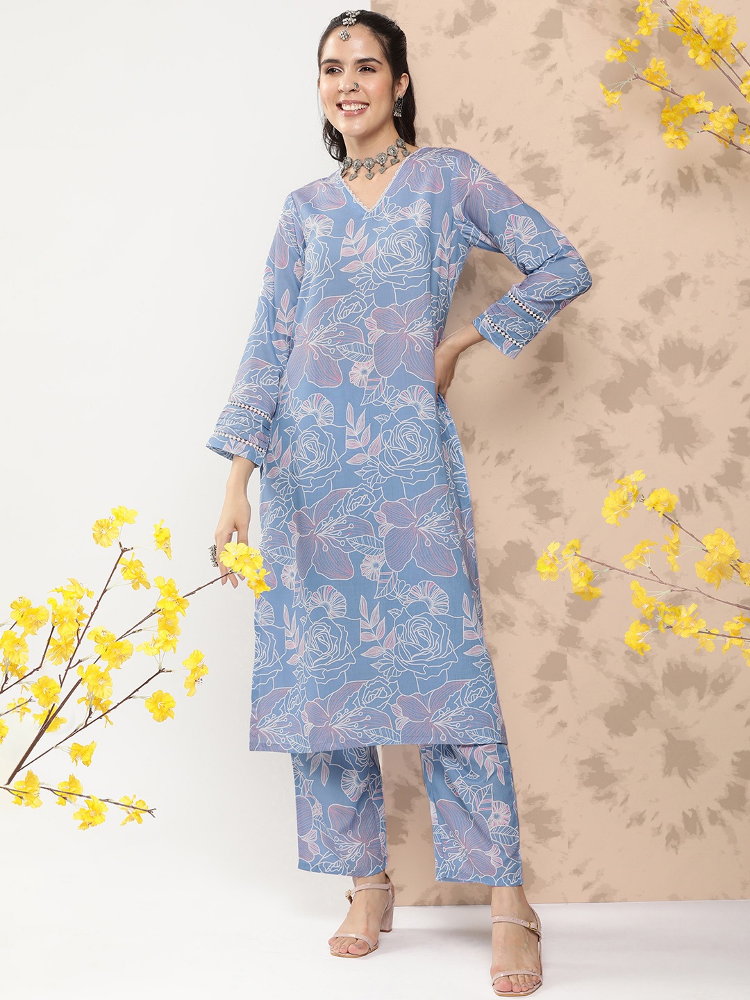 

Bhama Couture Floral Printed Regular Kurta With Palazzos With Lace Detail, Blue