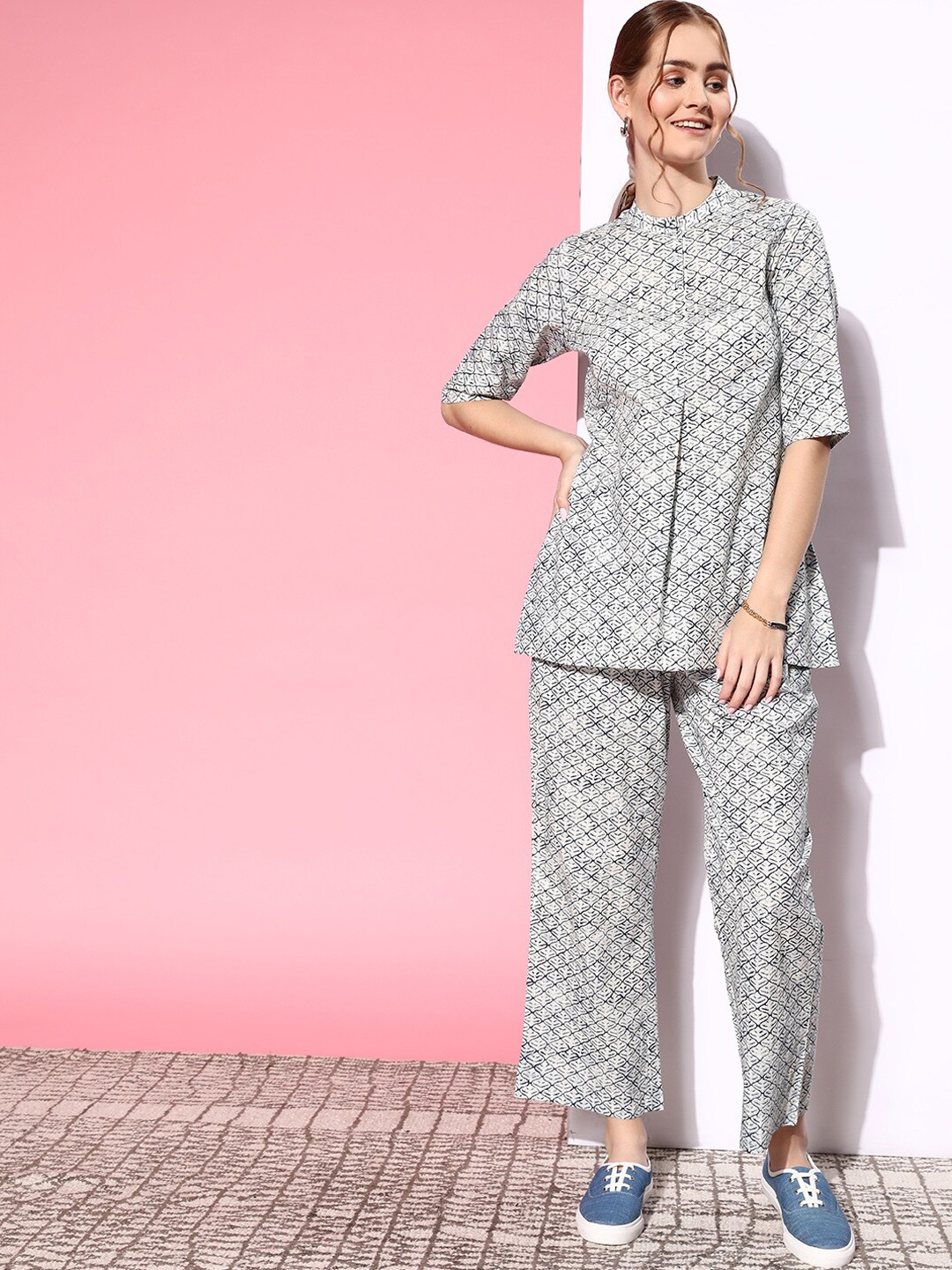 

Prakrti Floral Printed Pure Cotton Night Suit, Off white